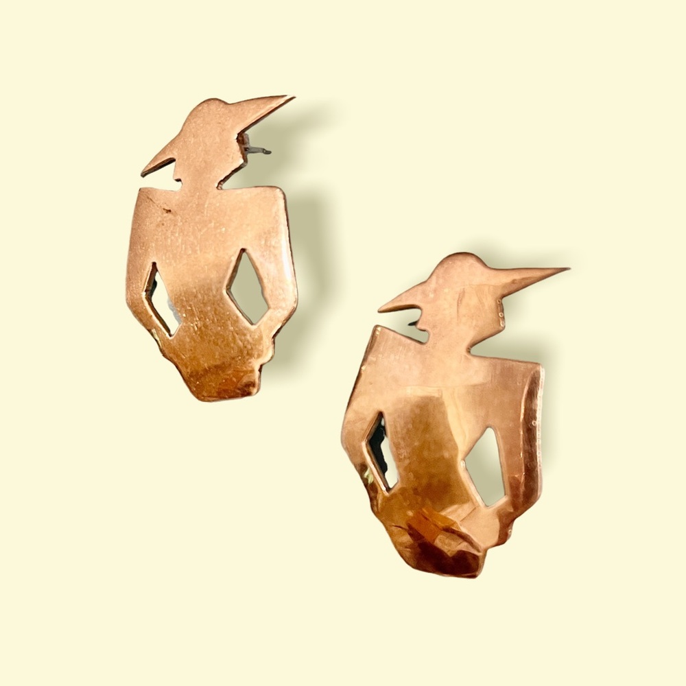 Fashionista silver earrings to match brooch!